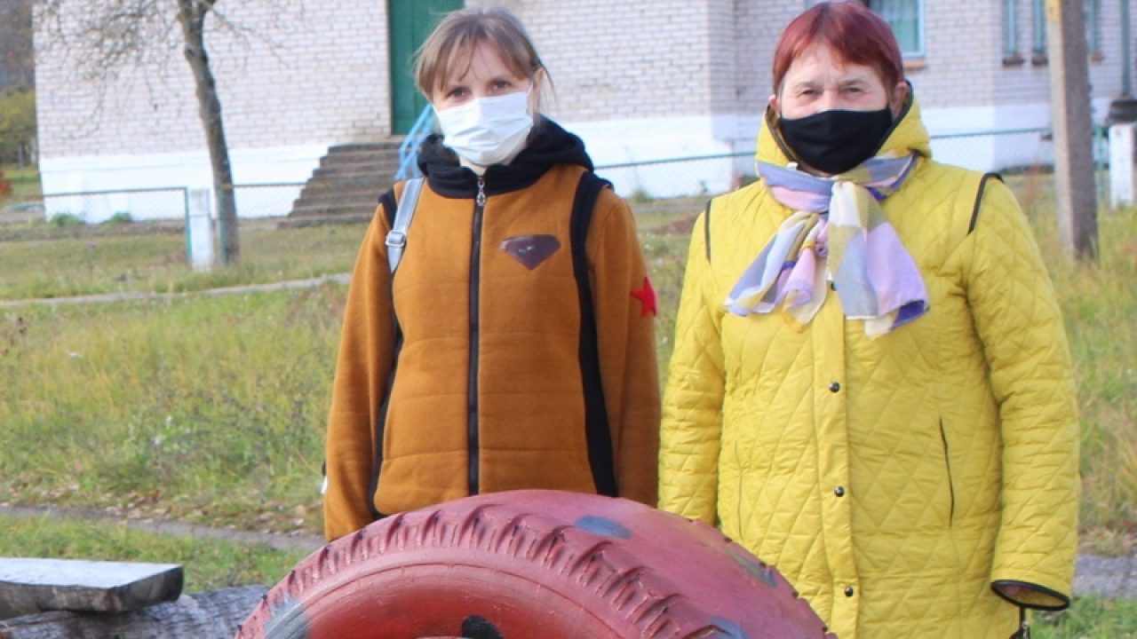 В Новой Заре силами неравнодушных жителей оборудована детская площадка –  Чашники Новости Чашник Новолукомль Витебская область Районная газета  Чашникский район Чырвоны прамень Реклама Объявления Услуги