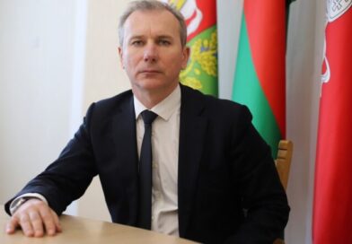 Депутат Палаты представителей Национального собрания Республики Беларусь поздравляет жителей района