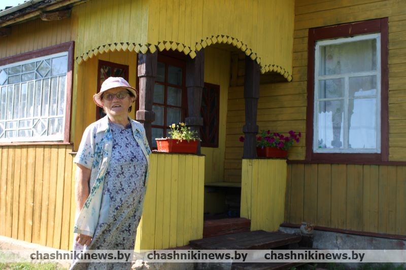 Поговорили с жительницей деверни Новоселово Светланой Фальковой о ее жизни в родительском доме