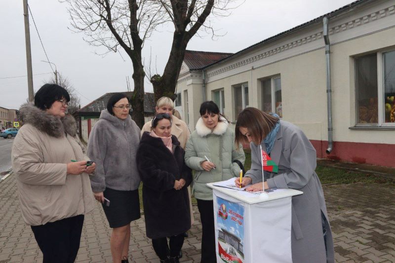 На Чашниччине продолжается сбор подписей для выдвижения кандидатов в Президенты